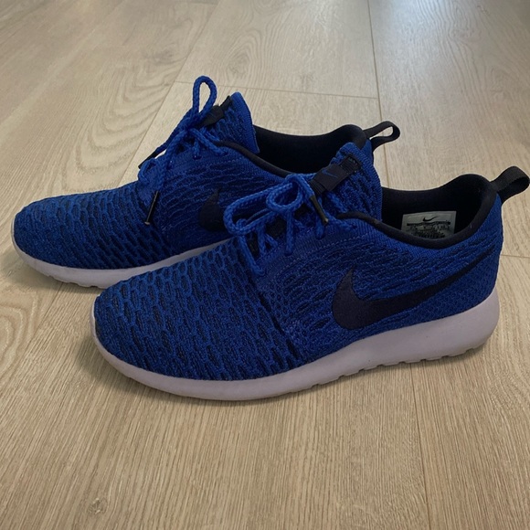 mens nike rosche